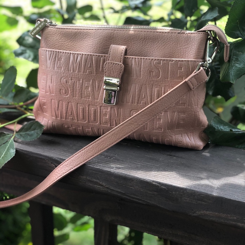 Pink Steve Madden crossbody bag.